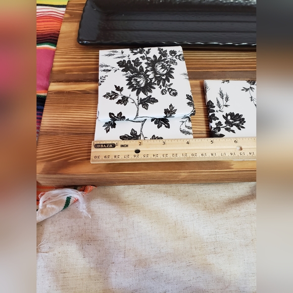 3 Pieces Black and White Tile Floral Coasters - Picture 4 of 4